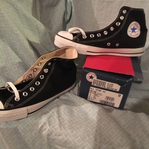 Brand new men’s canvas hi top Converse